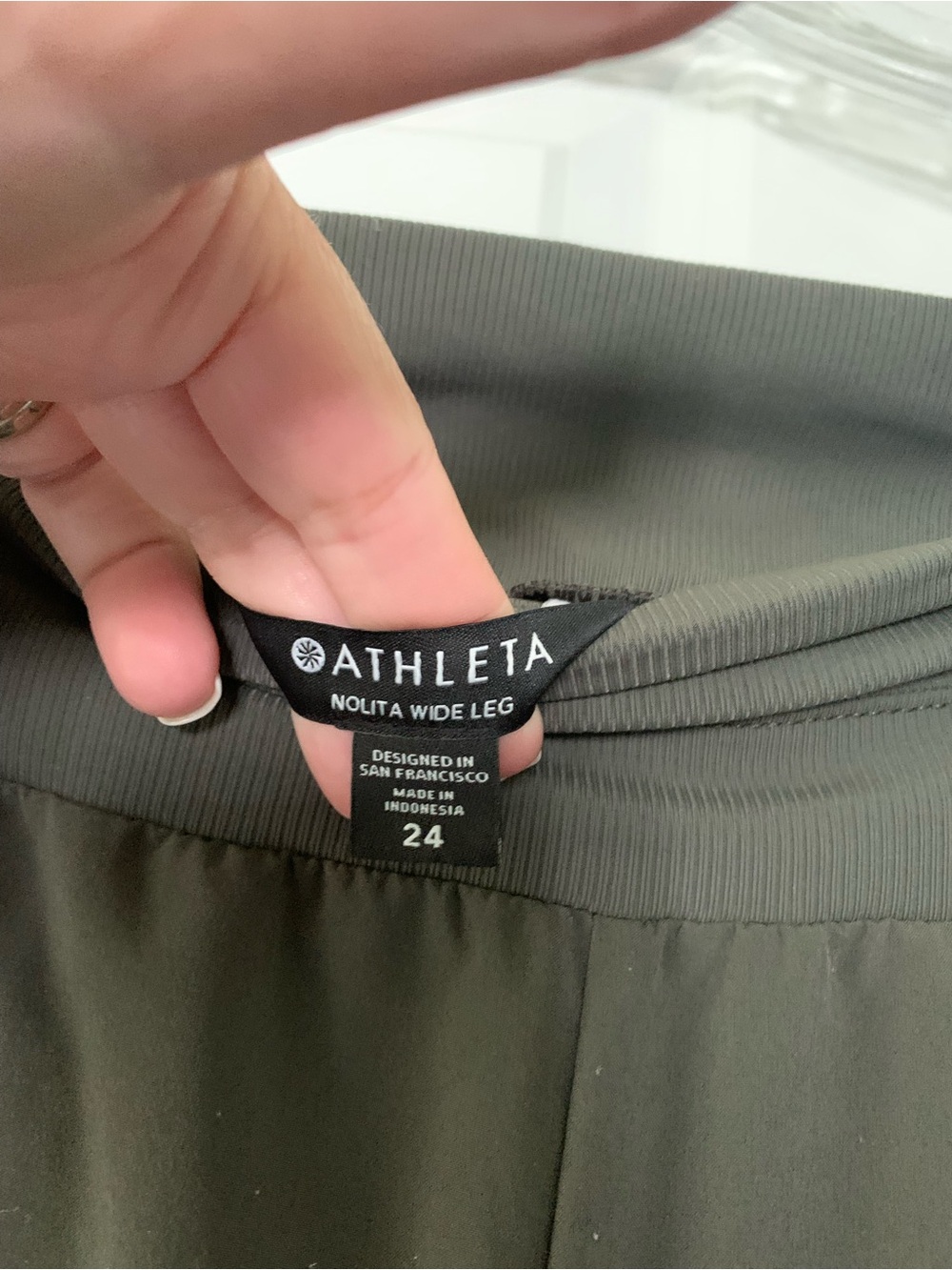Athleta Nolita women’s sage green Wide-Leg Pants - Picture 5 of 8
